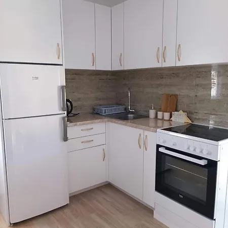 بيت للعطل House Maslina 1 *