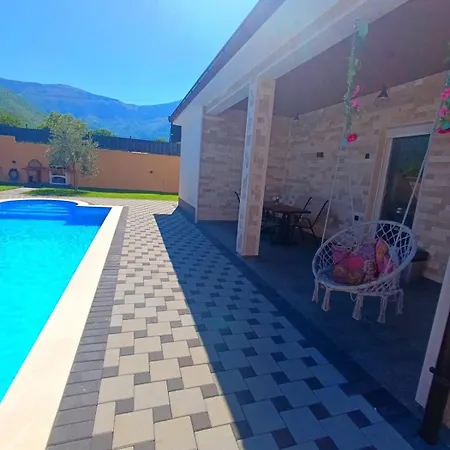 House Maslina 1 بيت للعطل موستار